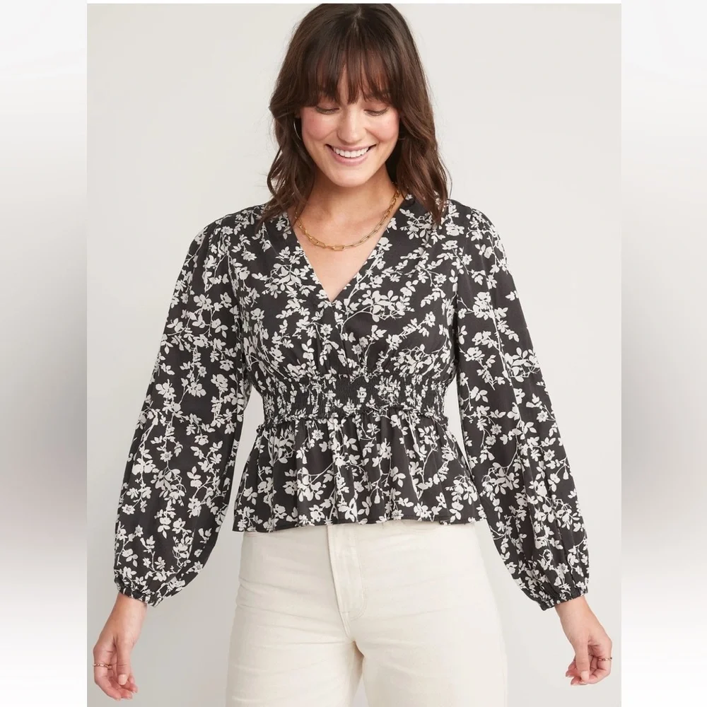 *Old Navy Black and Cream Floral Puff Sleeve Smocked Peplum Hem XL Blouse #IR